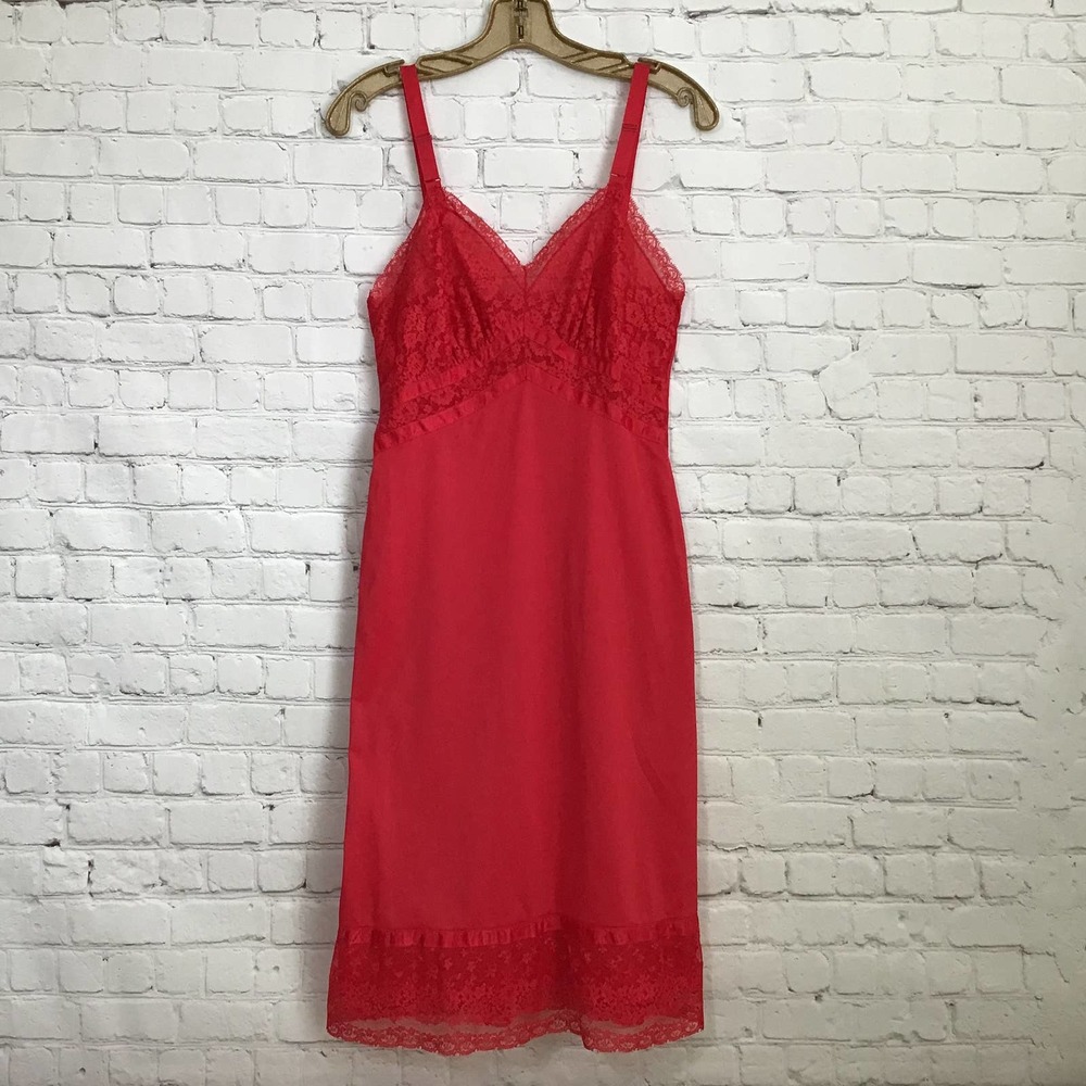 Vintage Red Lace Nylon Slip Size Average 34 Small Seamprufe Sexy Pinup Lingerie